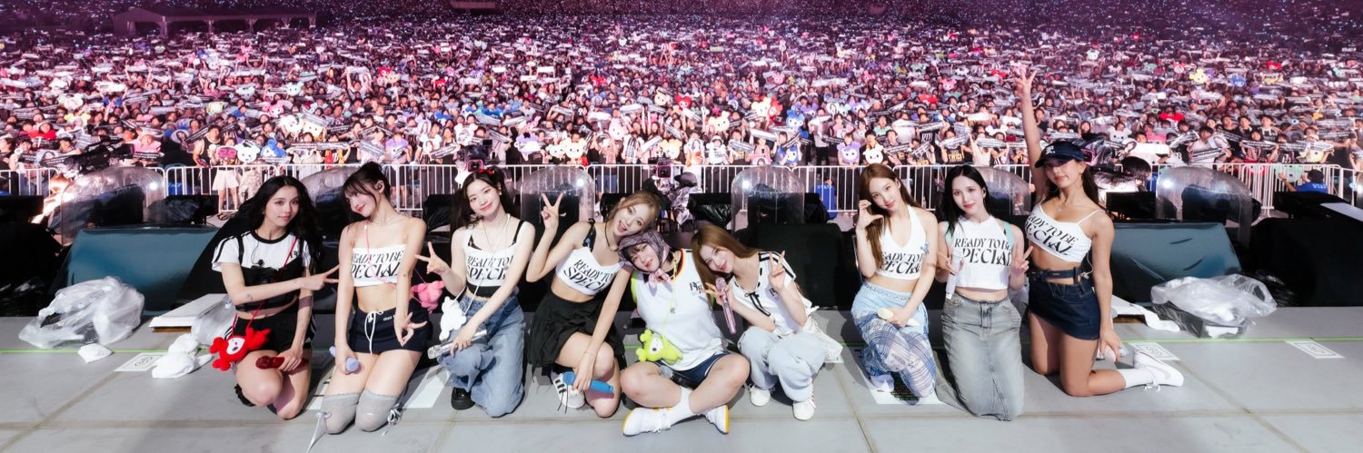 모모 banner