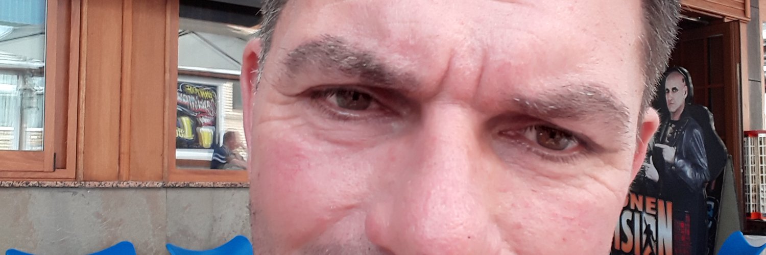 roberto with a dad bod banner