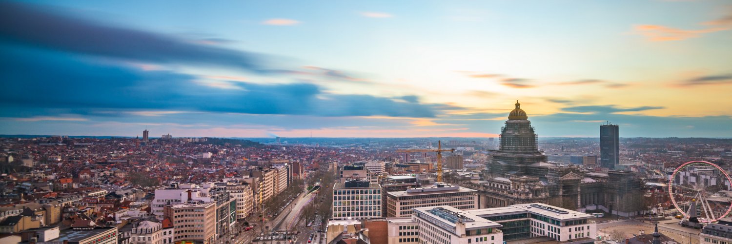 Hoven & Rechtbanken | Cours & Tribunaux banner