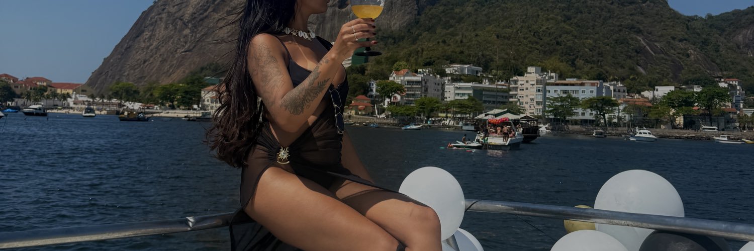 Alexia_Fb's profile banner image