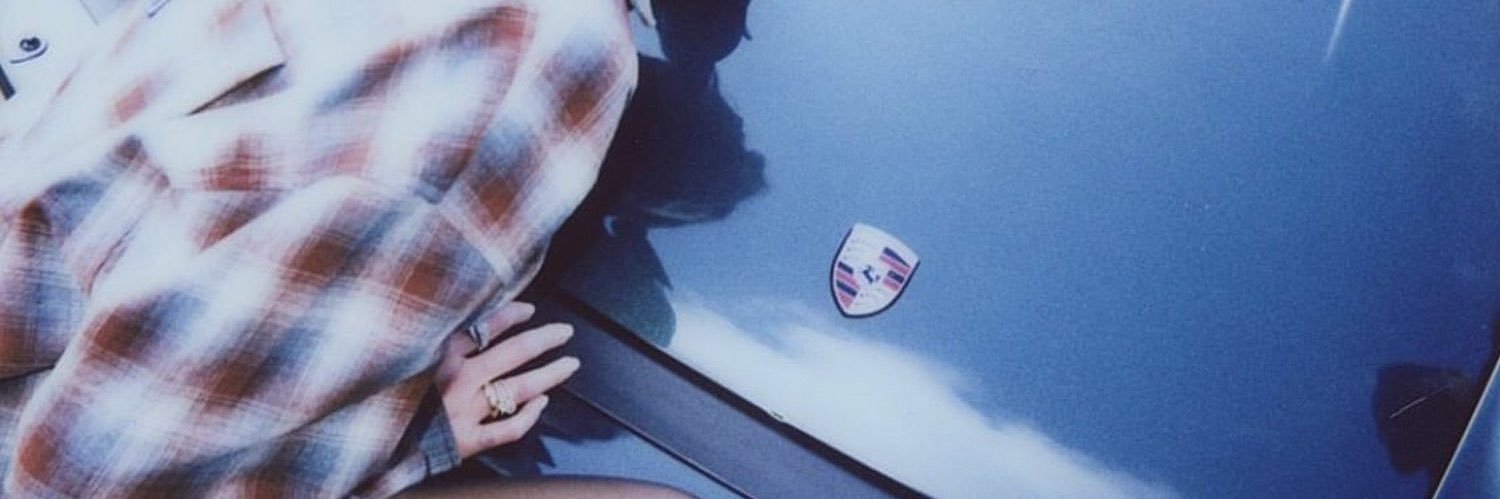 M banner