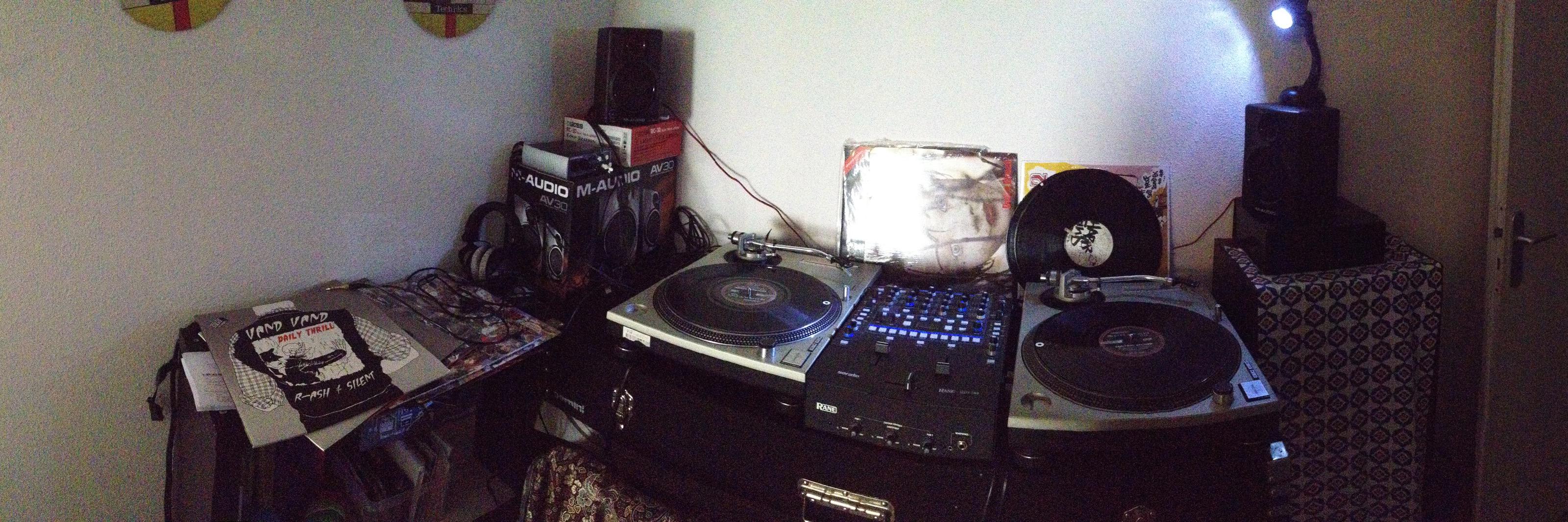 djdraaz's profile banner image