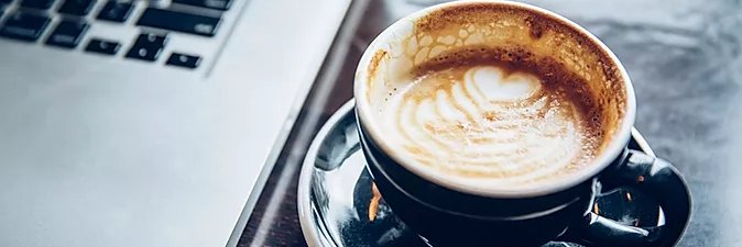 Lynne Walker 💛💙 banner