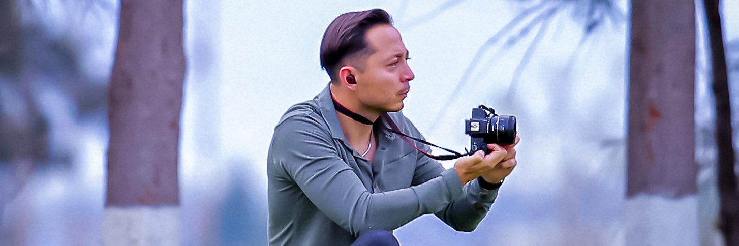 Eduardo Uribe banner