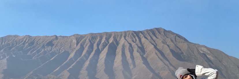 ayuretnolarast's profile banner image