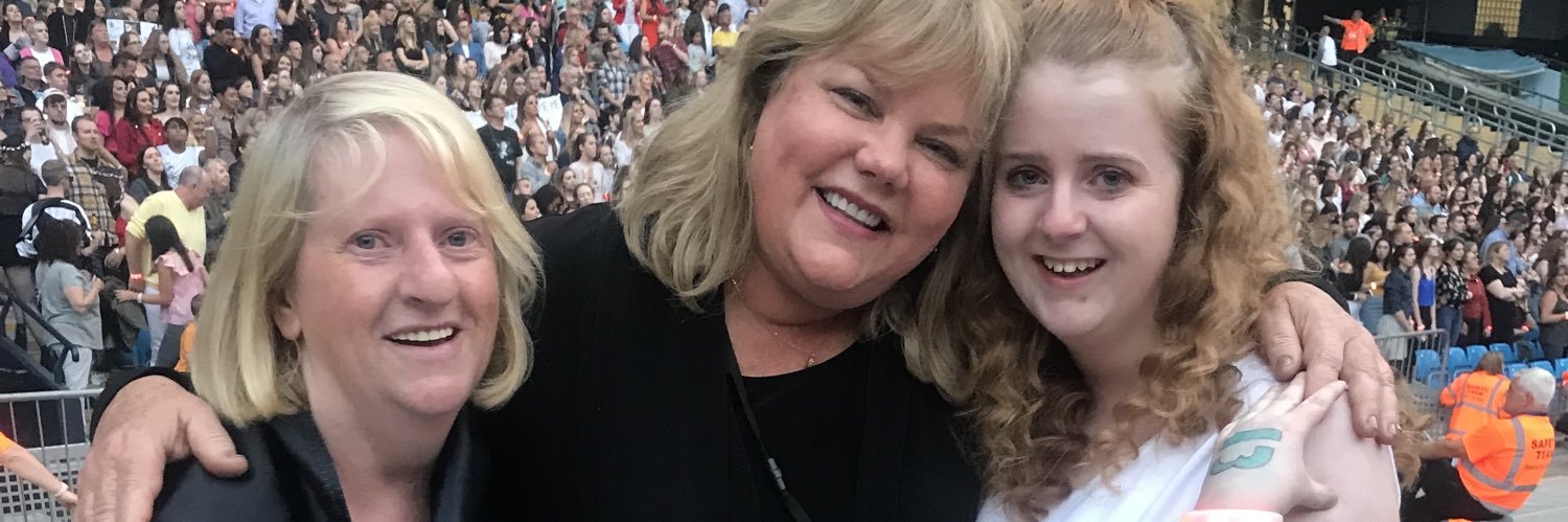 LookingForAmy's profile banner image
