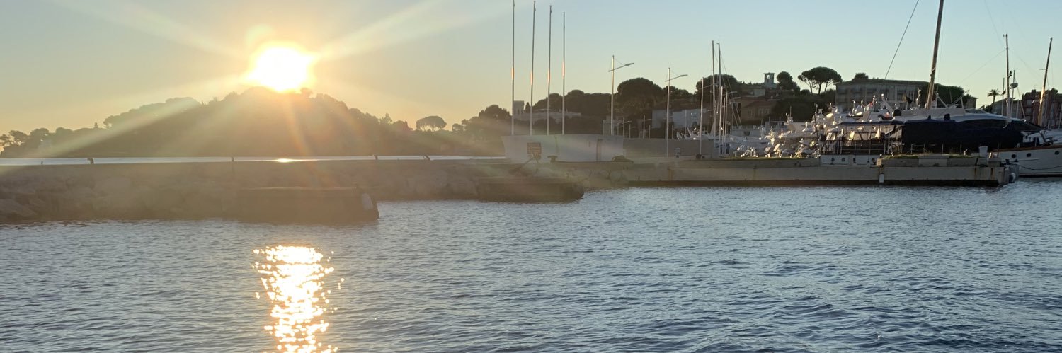 lesim22's profile banner image