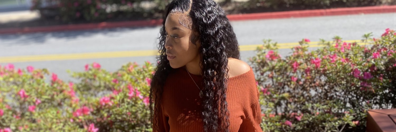KatiiBeee's profile banner image