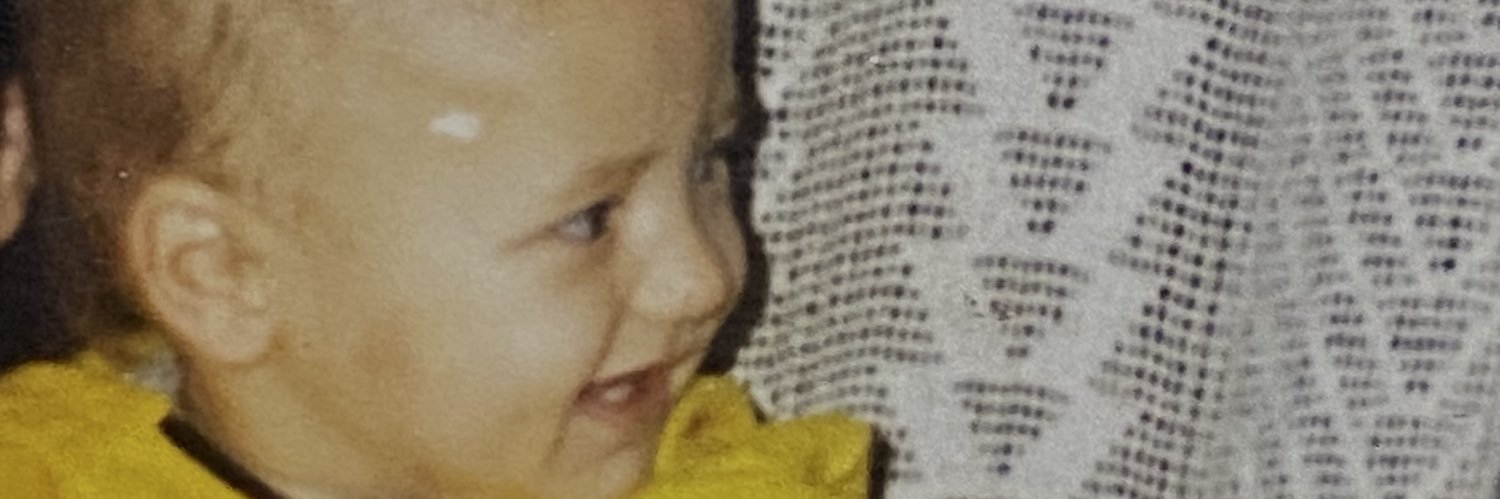 yibilenn's profile banner image