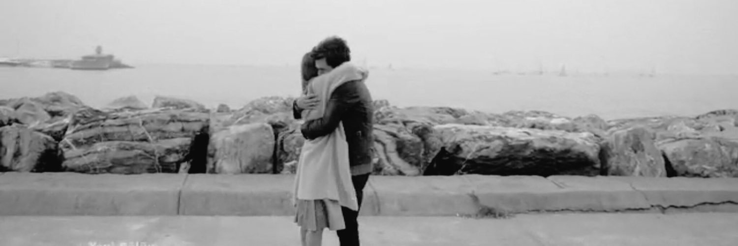 esra_oezer's profile banner image