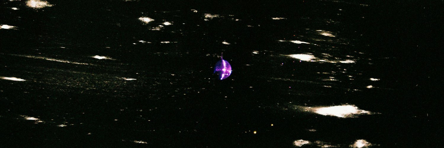 Elliot Leach • banner