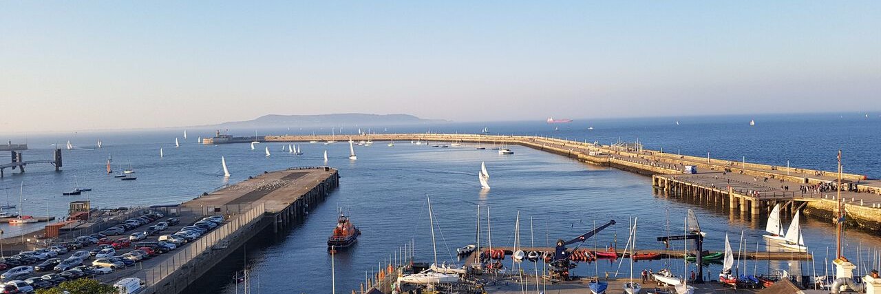 DLR People on Pier banner