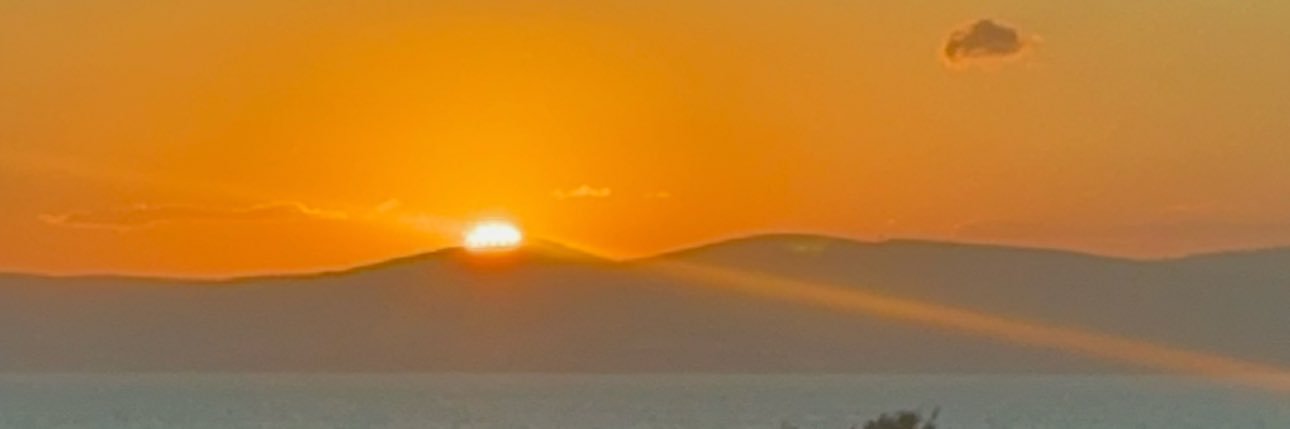 hllbltt's profile banner image