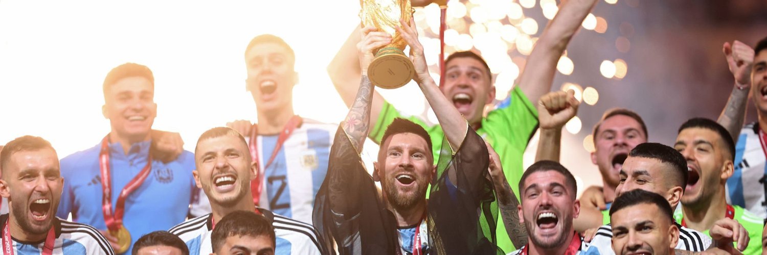 Ayo 💙 ❤️ banner