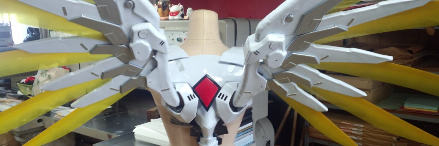 やげ@コスプレ造形屋兼元ロボ系レイヤー banner