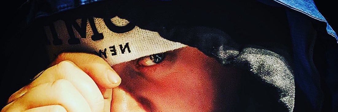 DeeGee banner