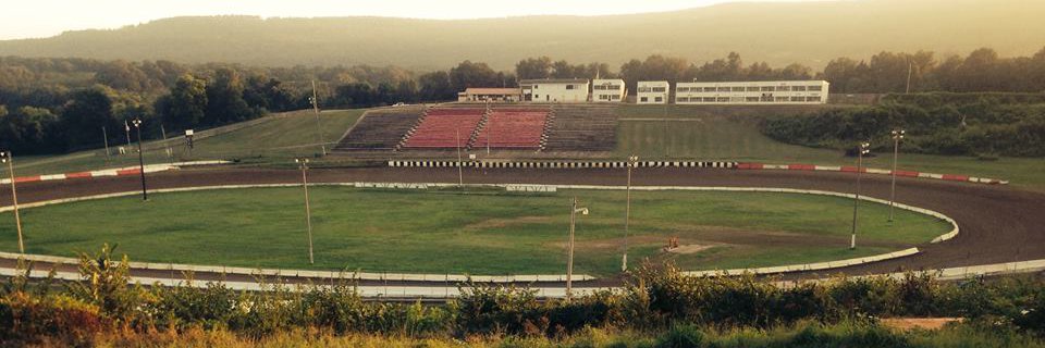 Batesville Motor Speedway banner