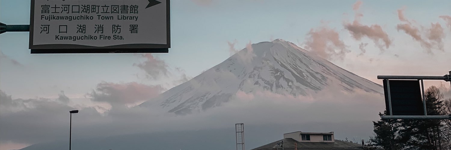 peeycek's profile banner image