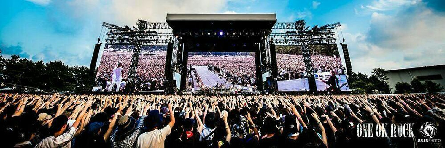 Anna Smith⚡️ 🎩 banner