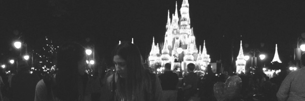 GuadaLanzara's profile banner image