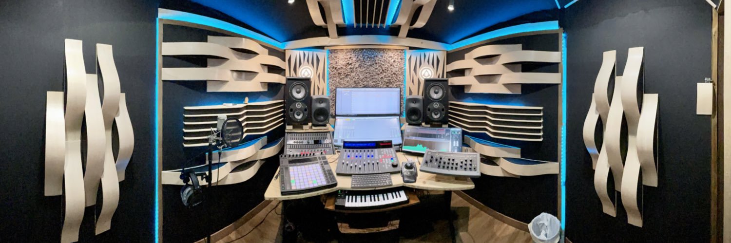 LuminatumRec's profile banner image