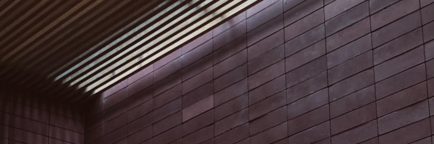 f banner