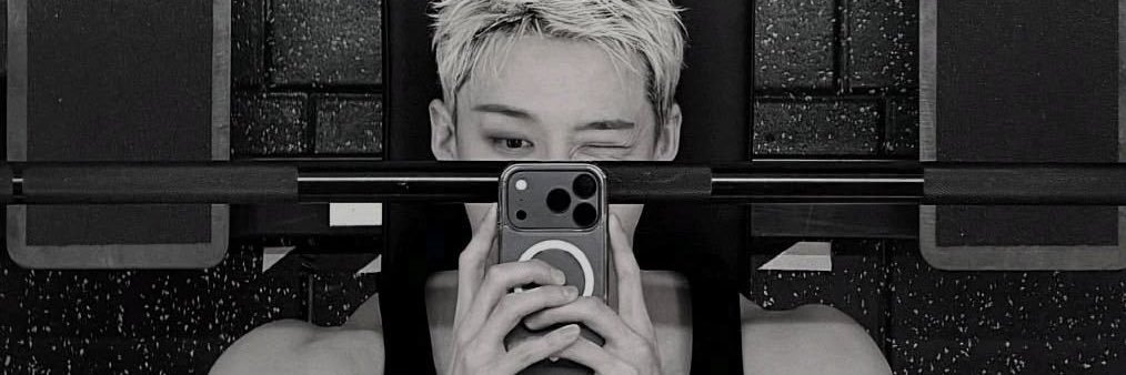 Rileycriss_'s profile banner image