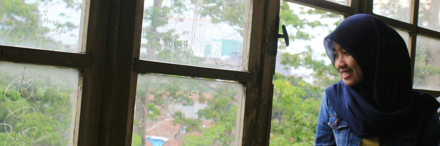 intannatari's profile banner image
