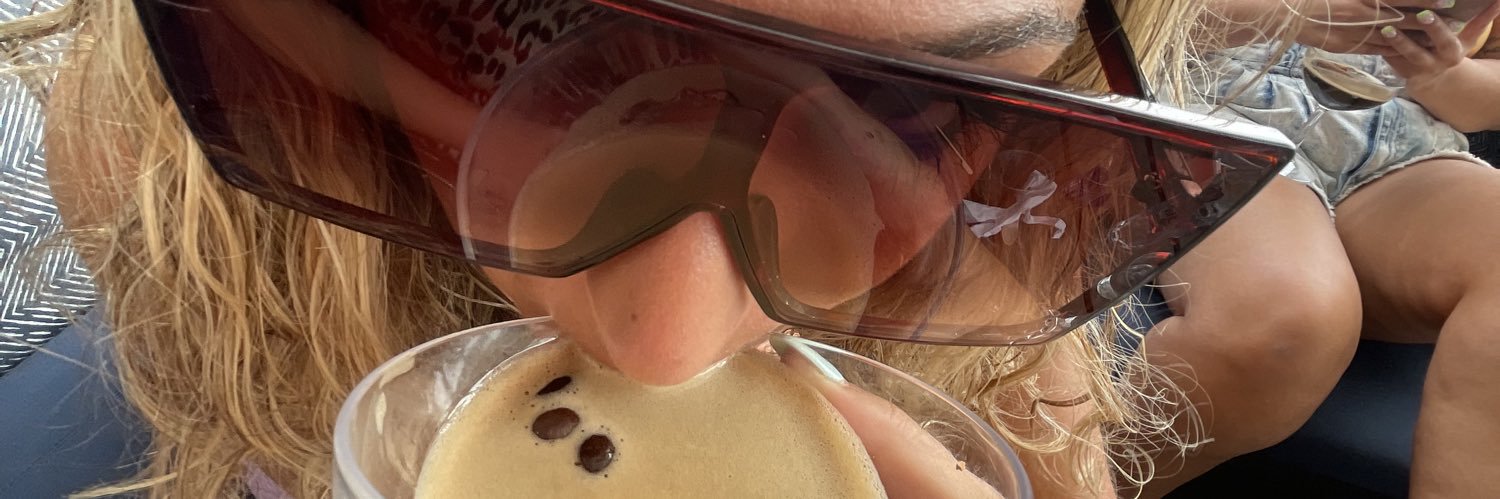 elyse_snow's profile banner image