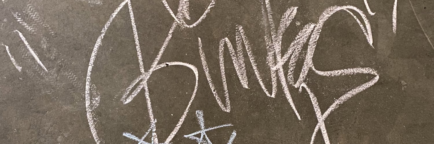Bee_Lovee's profile banner image