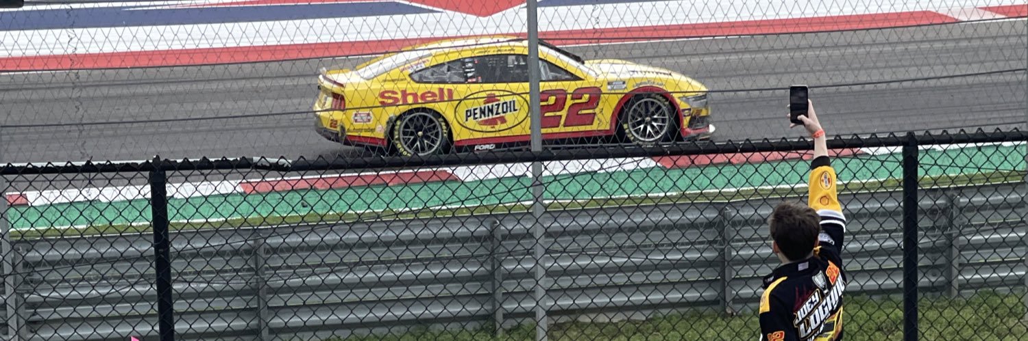 Hollie💐 listless vessel 🇺🇸 🦅 banner