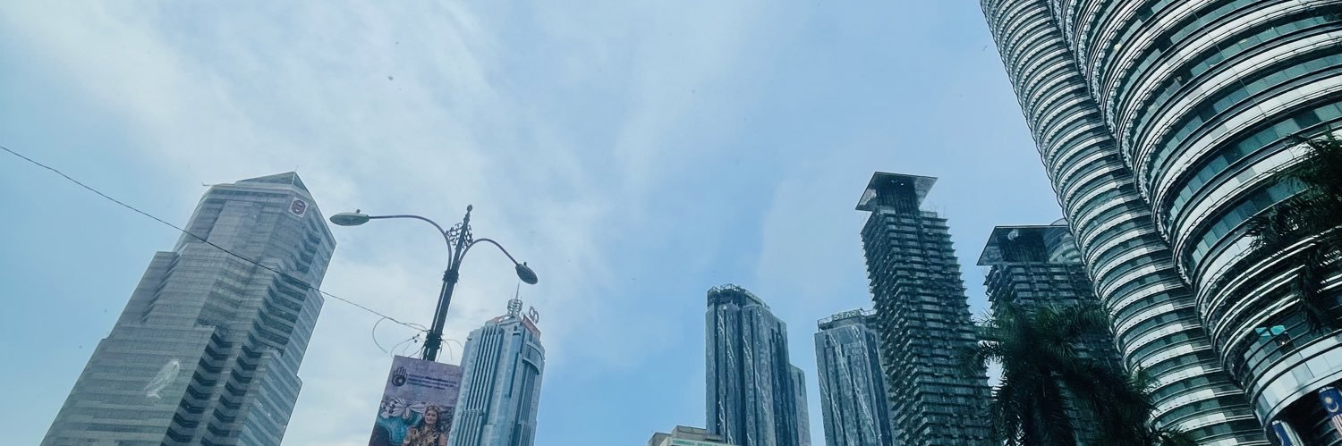 Kupu-Kupu Malam 🦋 banner