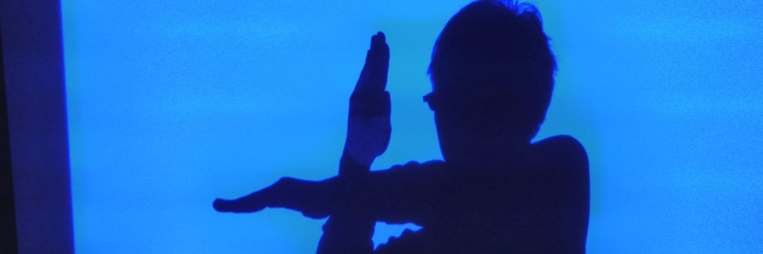 re_turner's profile banner image