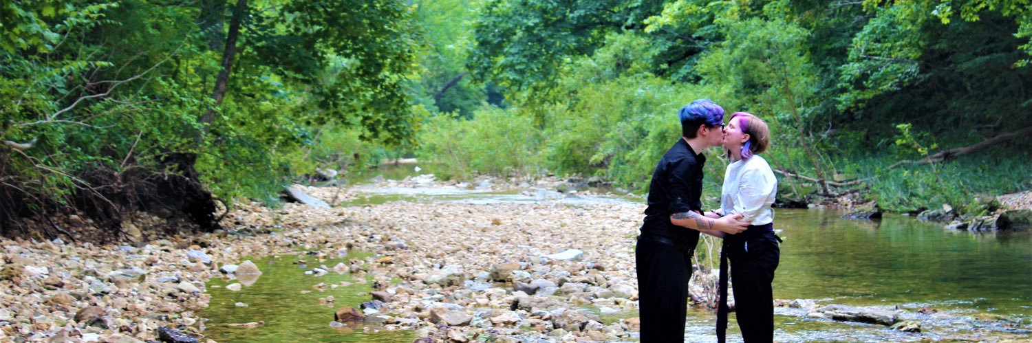 Tim aka AnnanMoth 💜 banner