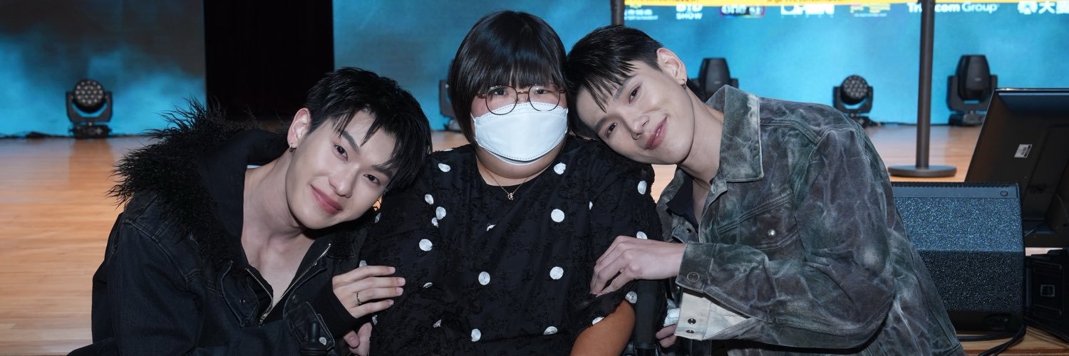 shinee04080525's profile banner image