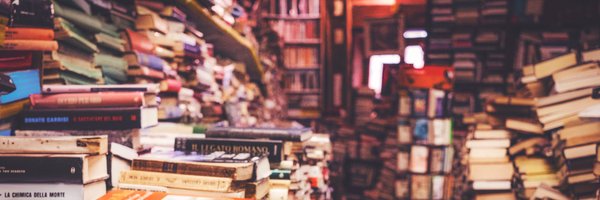 PylesofBooks Profile Banner