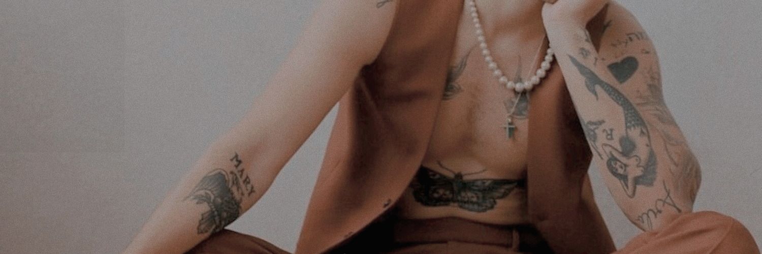2WALLSS8's profile banner image