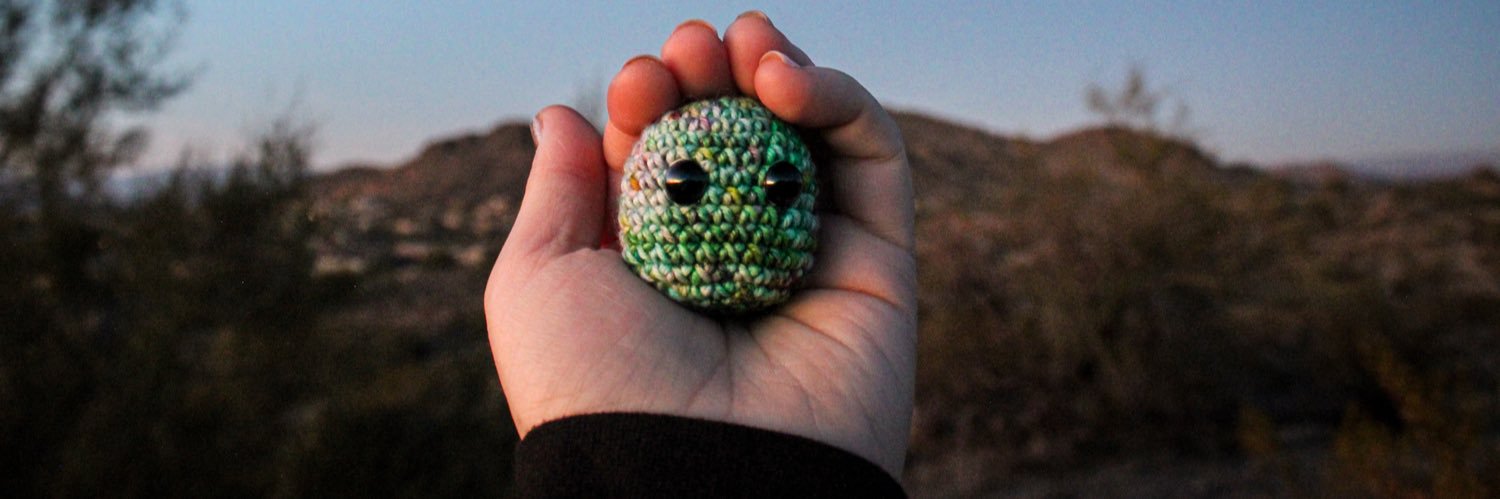 Courtney | The Knitted Arrow banner