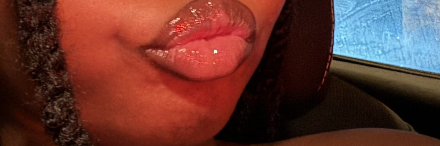 laeshell_'s profile banner image