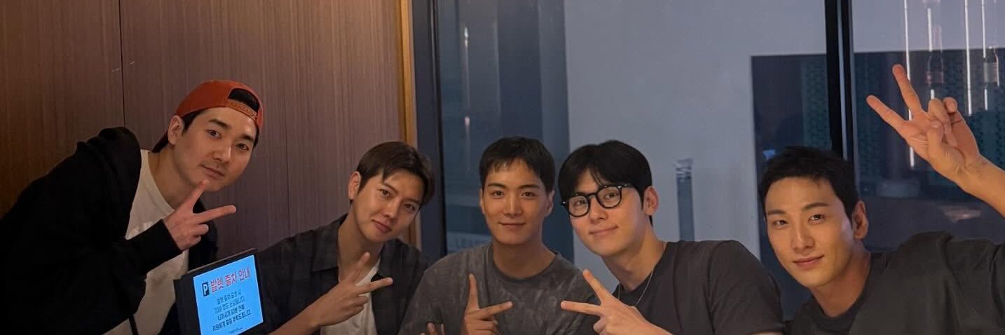 🐯🦦 (◠‿◠˙) banner