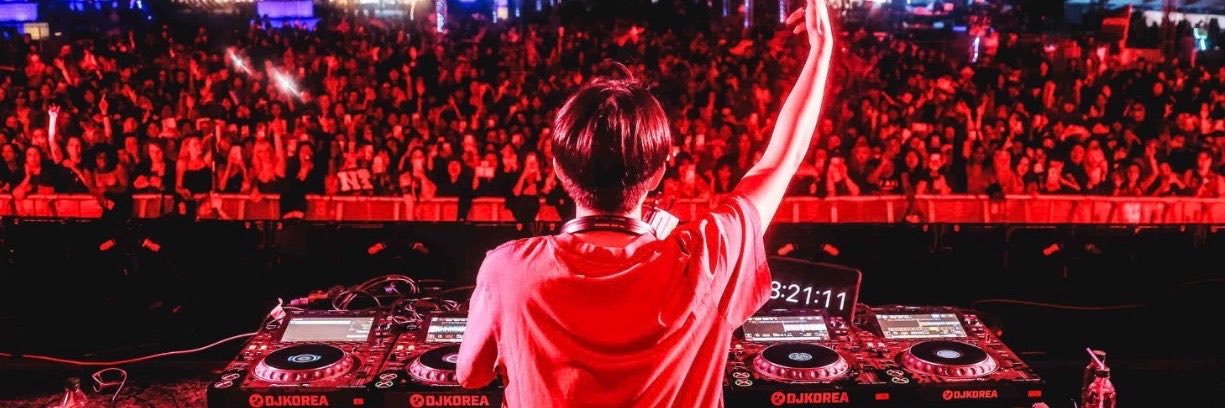 NO1LIKEMEr's profile banner image