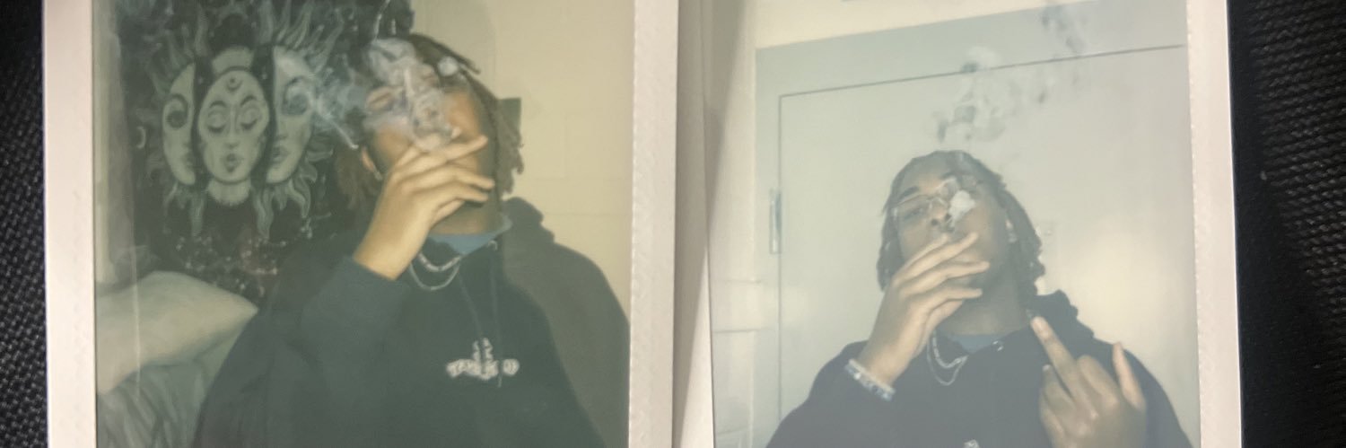 dee. banner