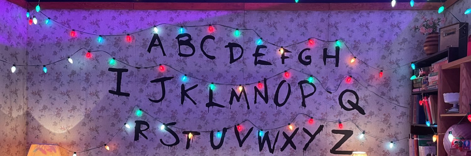 △⃒⃘ I’m Just Laura ⚯͛ banner