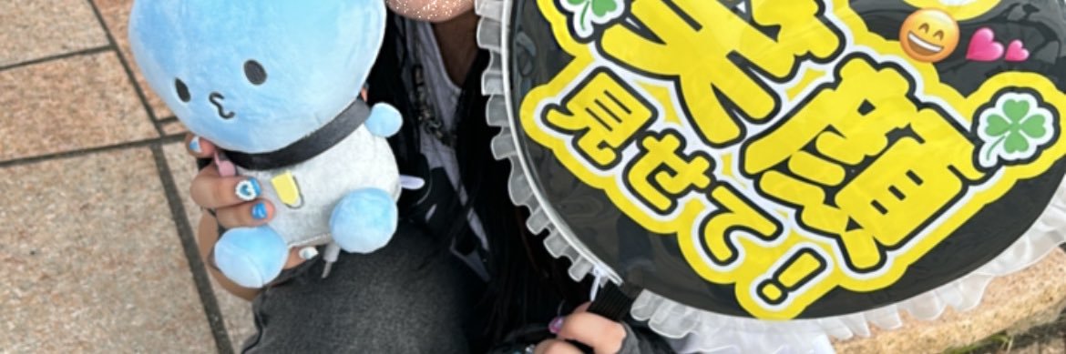 _010901_v's profile banner image