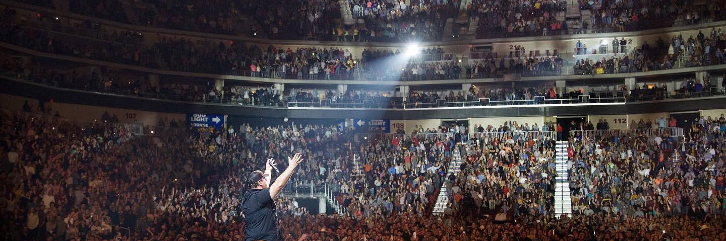 Luke Combs Updates banner