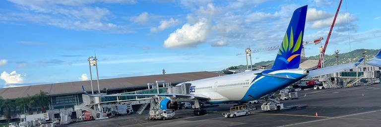 🌋14°35' 32N 60°59 47W 🏝️ banner