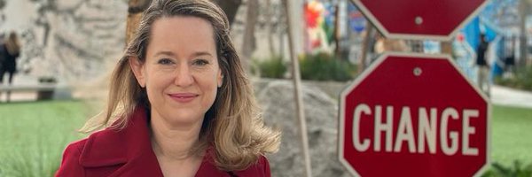AmyEPope Profile Banner