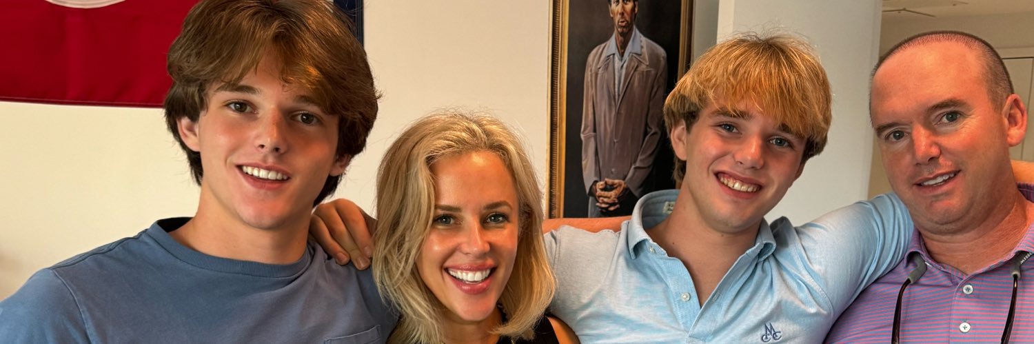 janiedlowery's profile banner image