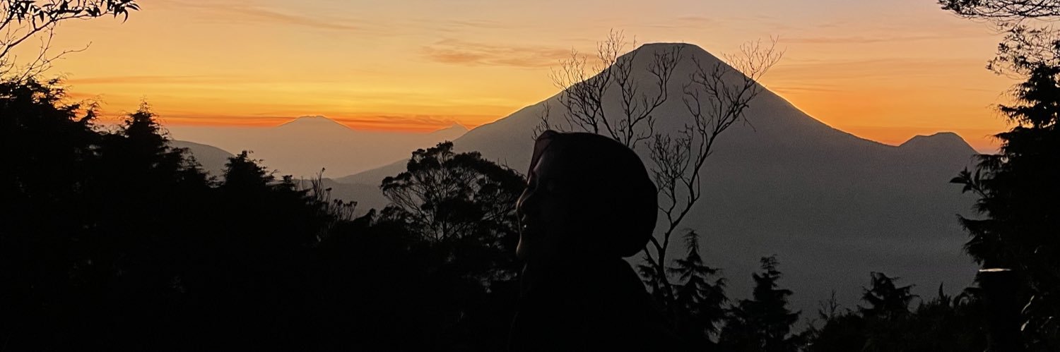 annisafarach's profile banner image