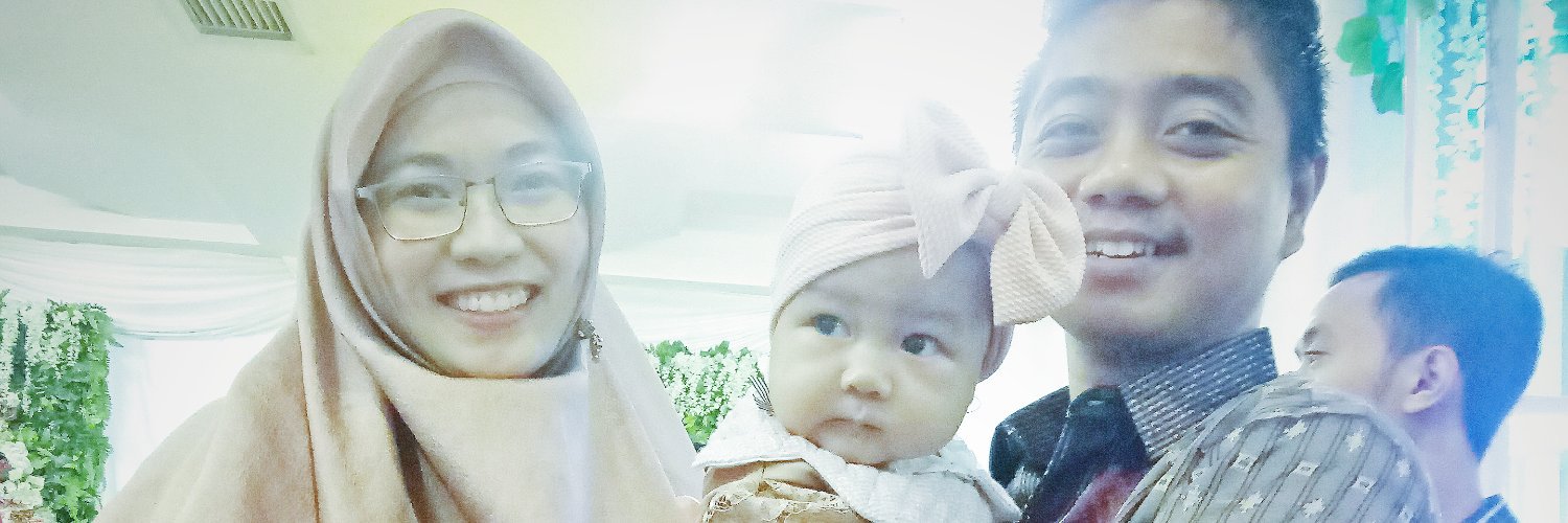PutnadNadia's profile banner image